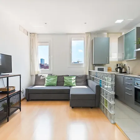 Fridays Flats Bright & Breezy Apartment
