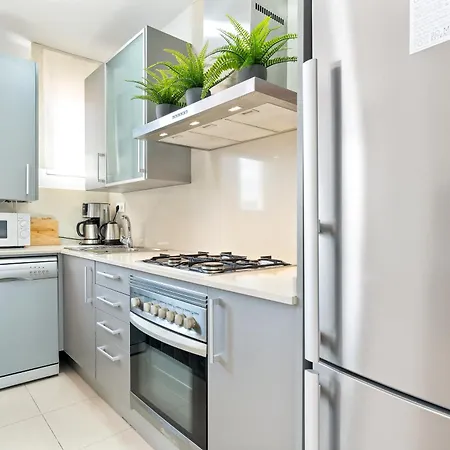 Apartment Fridays Flats Bright & Breezy