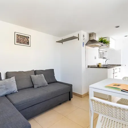 Fridays Flats Bright & Breezy Apartment Barcelona
