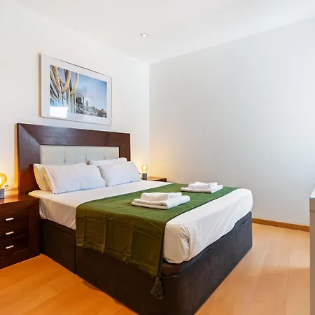 Fridays Flats Bright & Breezy Apartment Barcelona